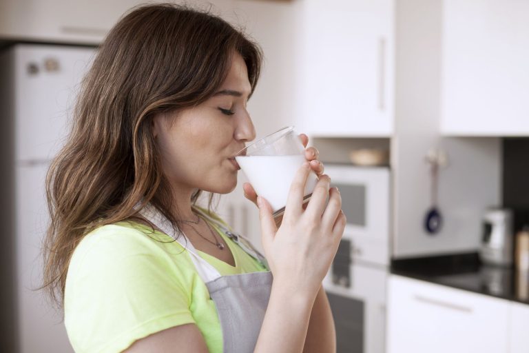 A Glass Of Milk That Helps Boosting Immunity