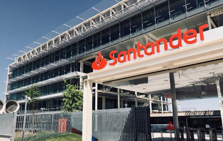 Santander Offers Early Retirement From 55 Years