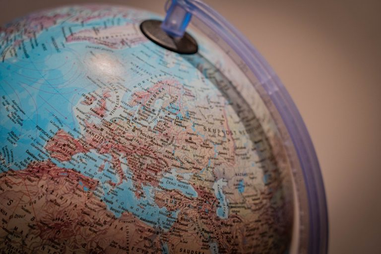 What You Need to Know About Trading Internationally