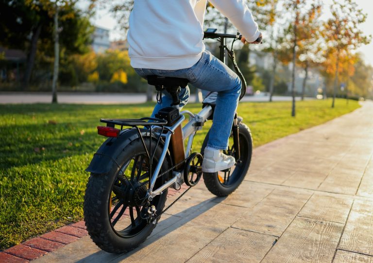 Sustainable Solutions for Couriers: The Electric Bike Advantage